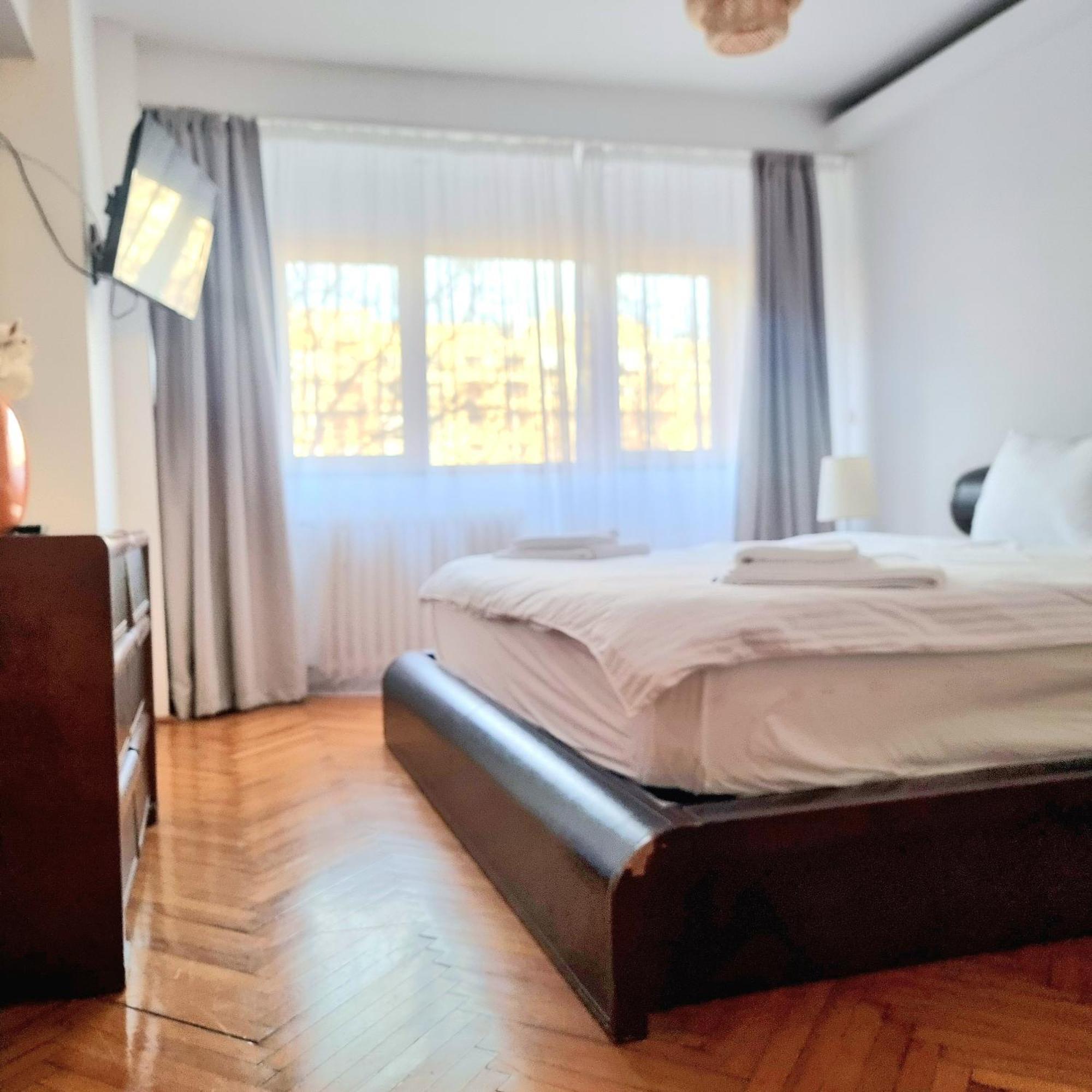 Tranquil Unirii Residence - Elegant & Spacious Living With Parking Steps From Parliament Bukarest Exterior foto